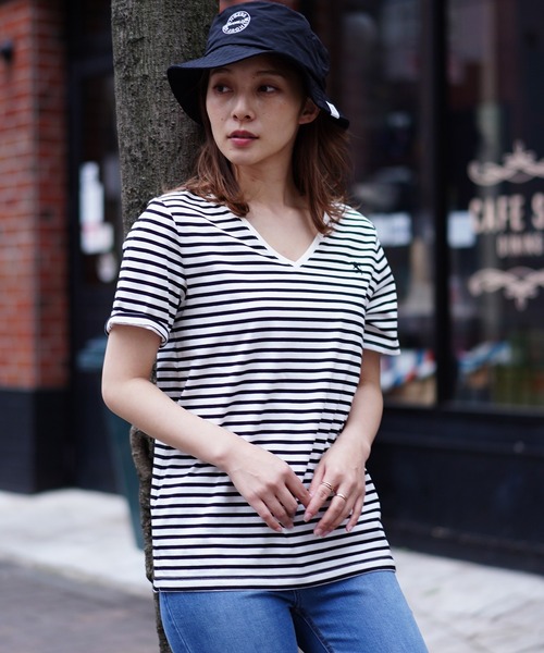 GIORDANO（ジョルダーノ）の「[GIORDANO] ライオン刺繍Vネック半袖Tシャツ（Tシャツ/カットソー・レディース・ホワイト/ライトピンク/ホワイト系その他/カーキ/ブラック・SMALL/MEDIUM/LARGE/X-LARGE）」の3枚目の写真