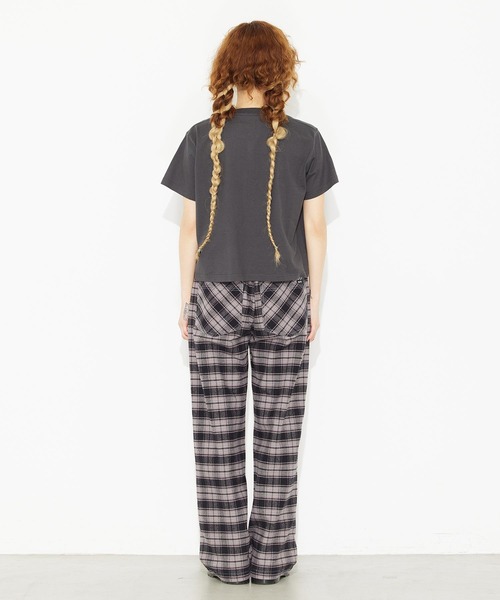 X-girl(エックスガール)の「CANDY LOGO S/S CROPPED TEE/クロップド丈/ブランドロゴ コンパクトTシャツ/ロゴTシャツ(Tシャツ/カットソー・レディース・チャコール/グリーン/ホワイト・M/S)」の19枚目の写真