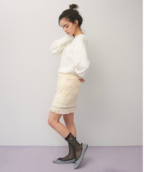 MIRO AMURETTE(ミロアミュレット)の「niwatori embroidery long tops/ニワトリ刺繍ロングトップス(その他トップス・レディース・ホワイト/ネイビー・FREE)」の4枚目の写真