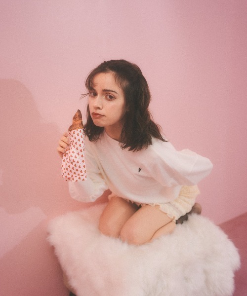 MIRO AMURETTE(ミロアミュレット)の「niwatori embroidery long tops/ニワトリ刺繍ロングトップス(その他トップス・レディース・ホワイト/ネイビー・FREE)」の11枚目の写真