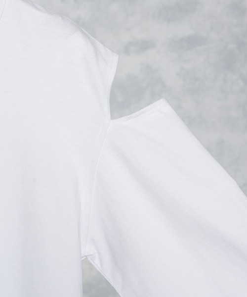 ADRER(アドラー)の「W cut out slit long-T/ダブルカットスリットロングT(Tシャツ/カットソー・メンズ・ホワイト/ブラック・SMALL/MEDIUM/LARGE/X-SMALL)」の14枚目の写真