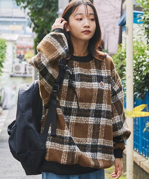 CONVERSE(コンバース)の「【CONVERSE/コンバース】クラーク志織 ワンポイントワッペン ジャガーチェックオーバーサイズスウェット(スウェット・メンズ・ライトグレー/ライトグリーン/イエロー/ダークグリーン/キャメル/グリーン・L/M)」の6枚目の写真