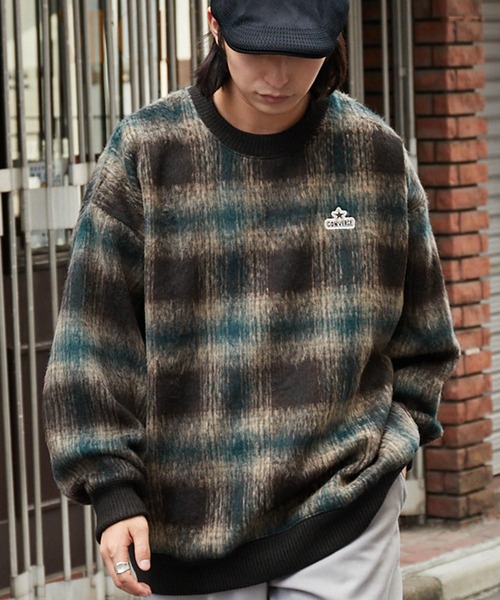 CONVERSE(コンバース)の「【CONVERSE/コンバース】クラーク志織 ワンポイントワッペン ジャガーチェックオーバーサイズスウェット(スウェット・メンズ・ライトグレー/ライトグリーン/イエロー/ダークグリーン/キャメル/グリーン・L/M)」の3枚目の写真