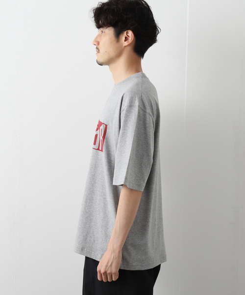 417 EDIFICE（フォーワンセブンエディフィス）の「【GO-PFOR / ゴー・ファー】別注 ボックスプリント Tシャツ（Tシャツ/カットソー・メンズ・ブラック/ホワイト/グレー・SMALL/MEDIUM/LARGE）」の6枚目の写真