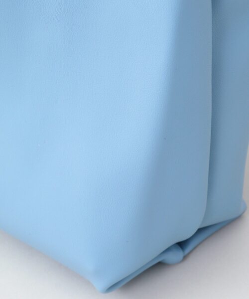 CONVERSE TOKYO（コンバーストウキョウ）の「エコレザーショッピングバッグ（トートバッグ・レディース・ブラック/シルバー/ブルー・FREE）」の5枚目の写真