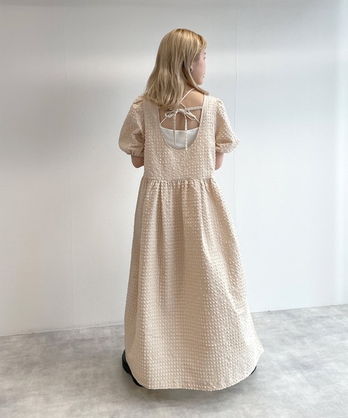 ふんわり パフスリーブ ワンピース ミモレ丈 バックリボン 上品 w closet(ダブルクローゼット)の「バックリボンパフスリーブ