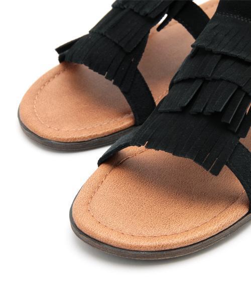 Minnetonka（ミネトンカ）の「MINNETONKA / フロントフリンジ サンダル（サンダル・レディース・ブラック/ブラウン・8/6/7/5）」の6枚目の写真