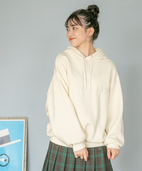 repipi armario(レピピ アルマリオ)の「【裏起毛】シシュウBIGパーカー(パーカー・キッズ・スミクロ/パープル/グリーン/アイボリー・SMALL/MEDIUM/LARGE)」の7枚目の写真