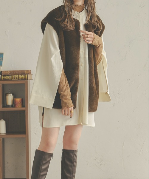 Ambre Neige(アンブルネージュ)の「袖スリットシャツ/【WEB/EC限定商品】(シャツ/ブラウス・レディース・ダークブラウン/ベージュ/アイボリー/ライトグリーン・FREE)」の14枚目の写真