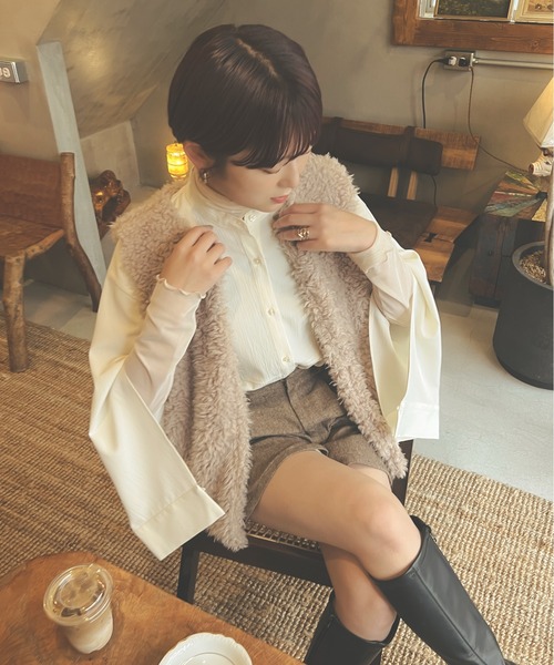 Ambre Neige(アンブルネージュ)の「袖スリットシャツ/【WEB/EC限定商品】(シャツ/ブラウス・レディース・ダークブラウン/ベージュ/アイボリー/ライトグリーン・FREE)」の16枚目の写真