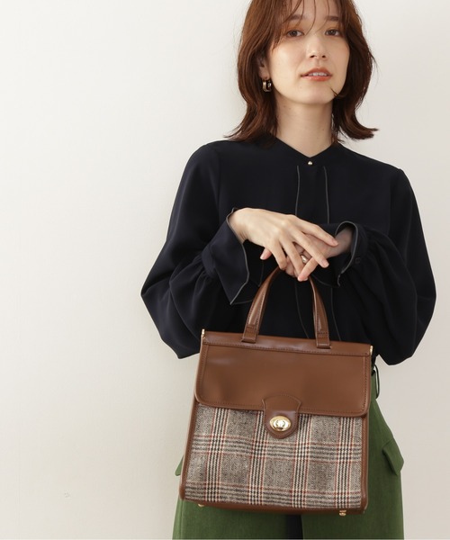 N.(N. Natural Beauty Basic)(エヌエヌナチュラルビューティーベーシック)の「クラシカルコンビショルダーバッグ(トートバッグ・レディース・ブラック系その他/ブラウン系その他・フリ-)」の4枚目の写真