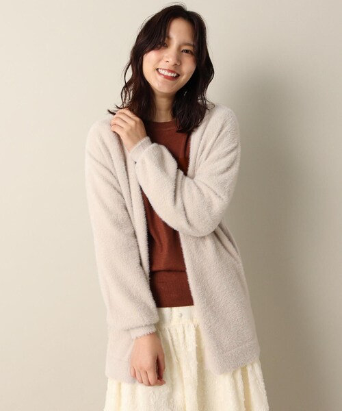 ITS'DEMO(イッツデモ)の「【着丈長め/腰回りカバー/柔らかタッチ】ラメフェザーヤーン着流しカーデ(カーディガン/ボレロ・レディース・ベージュ/サックスブルー/オフホワイト・00)」の2枚目の写真