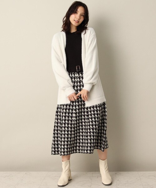 ITS'DEMO(イッツデモ)の「【着丈長め/腰回りカバー/柔らかタッチ】ラメフェザーヤーン着流しカーデ(カーディガン/ボレロ・レディース・ベージュ/サックスブルー/オフホワイト・00)」の1枚目の写真