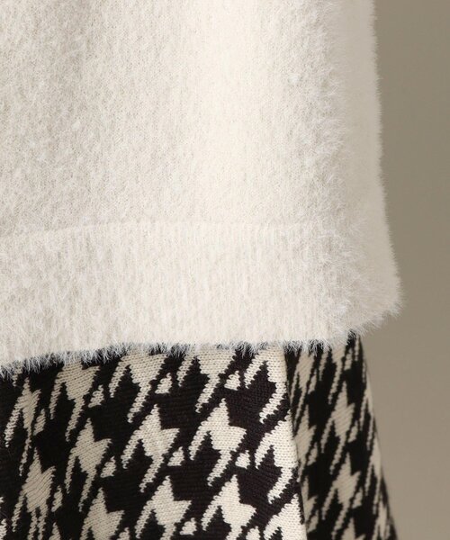 ITS'DEMO(イッツデモ)の「【着丈長め/腰回りカバー/柔らかタッチ】ラメフェザーヤーン着流しカーデ(カーディガン/ボレロ・レディース・ベージュ/サックスブルー/オフホワイト・00)」の9枚目の写真