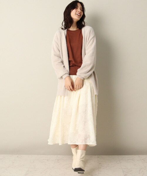 ITS'DEMO(イッツデモ)の「【着丈長め/腰回りカバー/柔らかタッチ】ラメフェザーヤーン着流しカーデ(カーディガン/ボレロ・レディース・ベージュ/サックスブルー/オフホワイト・00)」の13枚目の写真