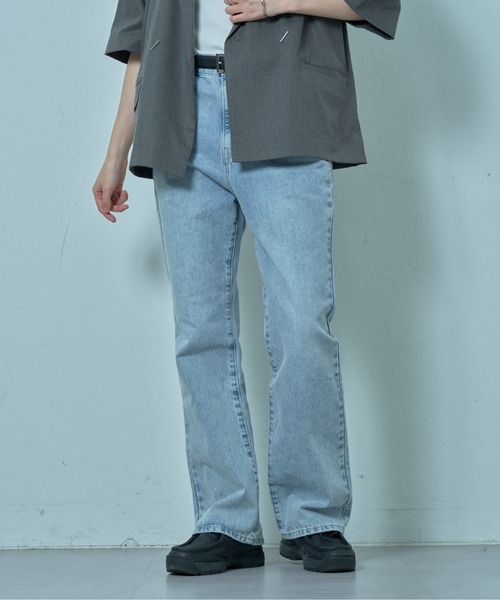COLONY 2139（コロニートゥーワンスリーナイン）の「フレアデニムパンツ（デニムパンツ・レディース・ブラック/ブルー/ネイビー/サックスブルー/ダークブルー・SMALL/MEDIUM/LARGE）」の4枚目の写真
