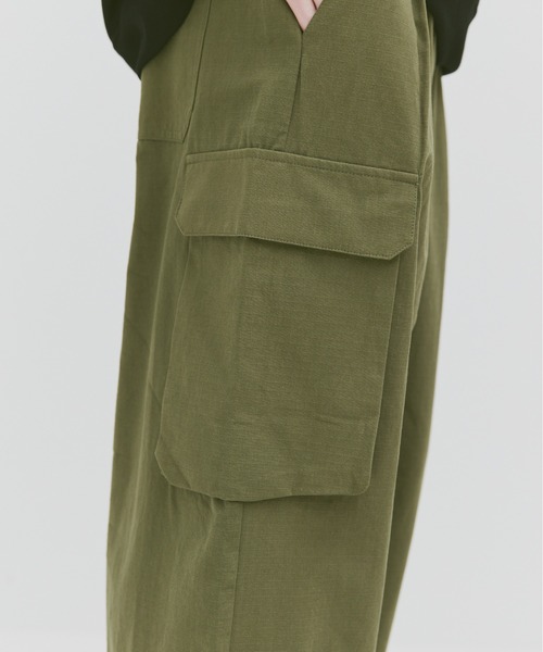 Alpinus（アルピナス）の「Alpinus - Wide straight ripstop cargo pants / ワイドストレート リップストップカーゴパンツ（カーゴパンツ・メンズ・カーキ/ブラック・SMALL/MEDIUM）」の11枚目の写真