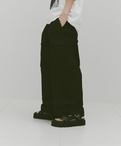 Alpinus（アルピナス）の「Alpinus - Wide straight ripstop cargo pants / ワイドストレート リップストップカーゴパンツ（カーゴパンツ・メンズ・カーキ/ブラック・SMALL/MEDIUM）」の15枚目の写真