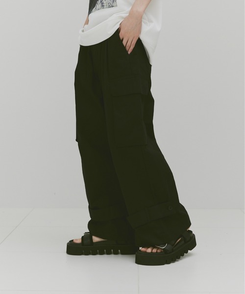 Alpinus（アルピナス）の「Alpinus - Wide straight ripstop cargo pants / ワイドストレート リップストップカーゴパンツ（カーゴパンツ・メンズ・カーキ/ブラック・SMALL/MEDIUM）」の21枚目の写真