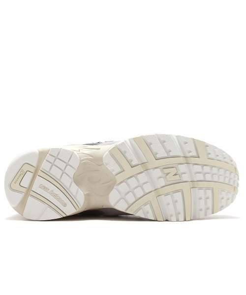 NEW BALANCE(ニューバランス)の「New Balance ML725AA / ニューバランス ML725AA(スニーカー・メンズ・グレー・25.5cm/24.0cm/23.5cm/29.0cm/28.5cm/25.0cm/22.5cm/28.0cm/23.0cm/26.0cm/30.0cm/27.0cm/27.5cm/24.5cm/26.5cm)」の4枚目の写真