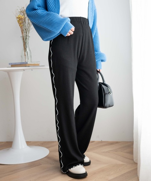 WEGO（ウィゴー）の「WEGO/メロウラインフレアパンツ（スラックス・レディース・ブラック/ブルー・FREE）」の2枚目の写真