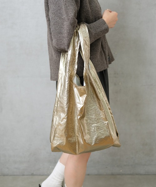 BIRTHDAY BAR（バースデイバー）の「メタリックトート Mサイズ（エコバッグ/サブバッグ・レディース・シルバー/ゴールド/ブルー/ブロンズ/ネイビー/グリーン/マルチ/ガンメタ/ホワイト/ダークブルー・フリー/0）」の7枚目の写真