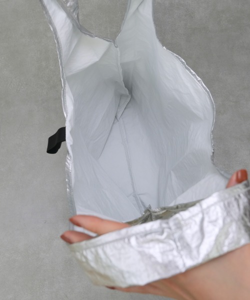 BIRTHDAY BAR（バースデイバー）の「メタリックトート Mサイズ（エコバッグ/サブバッグ・レディース・シルバー/ゴールド/ブルー/ブロンズ/ネイビー/グリーン/マルチ/ガンメタ/ホワイト/ダークブルー・フリー/0）」の11枚目の写真