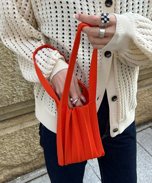CAPRICIEUX LE'MAGE（カプリシューレマージュ）の「プリーツニットバッグ（ハンドバッグ・レディース・ブラック/オレンジ/ホワイト系その他/グリーン・FREE）」の4枚目の写真