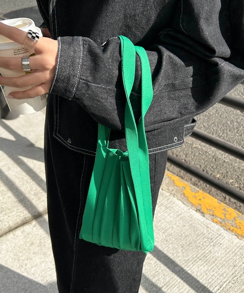 CAPRICIEUX LE'MAGE（カプリシューレマージュ）の「プリーツニットバッグ（ハンドバッグ・レディース・ブラック/オレンジ/ホワイト系その他/グリーン・FREE）」の3枚目の写真