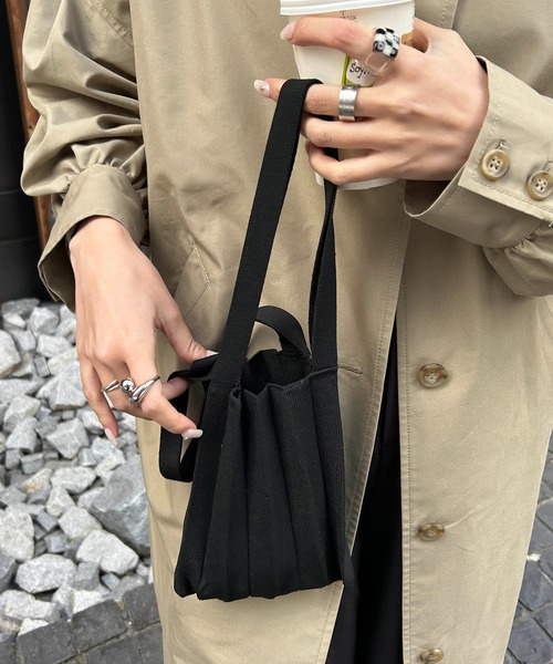 CAPRICIEUX LE'MAGE（カプリシューレマージュ）の「プリーツニットバッグ（ハンドバッグ・レディース・ブラック/オレンジ/ホワイト系その他/グリーン・FREE）」の9枚目の写真