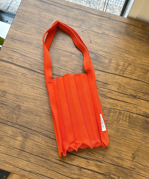 CAPRICIEUX LE'MAGE（カプリシューレマージュ）の「プリーツニットバッグ（ハンドバッグ・レディース・ブラック/オレンジ/ホワイト系その他/グリーン・FREE）」の15枚目の写真