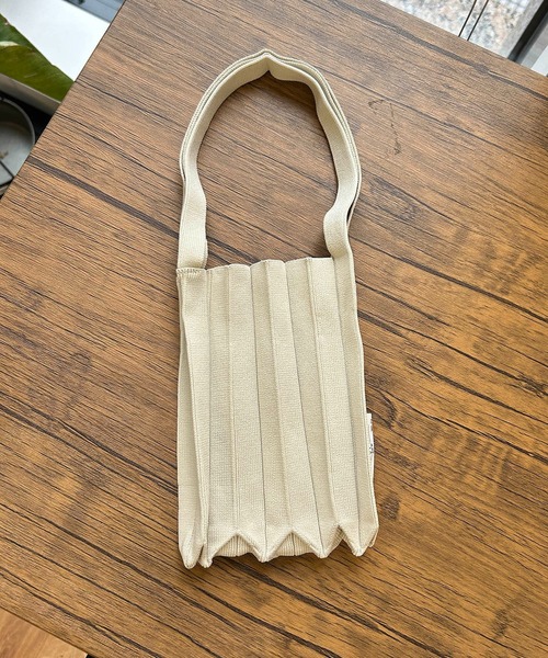 CAPRICIEUX LE'MAGE（カプリシューレマージュ）の「プリーツニットバッグ（ハンドバッグ・レディース・ブラック/オレンジ/ホワイト系その他/グリーン・FREE）」の16枚目の写真