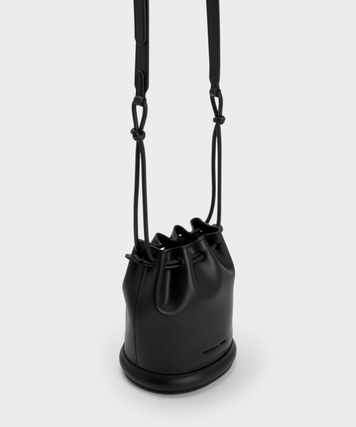 CHARLES & KEITH◆チェック柄ドローストリングバケットバッグ CHARLES & KEITH◇チェック柄ドローストリングバケットバッグ