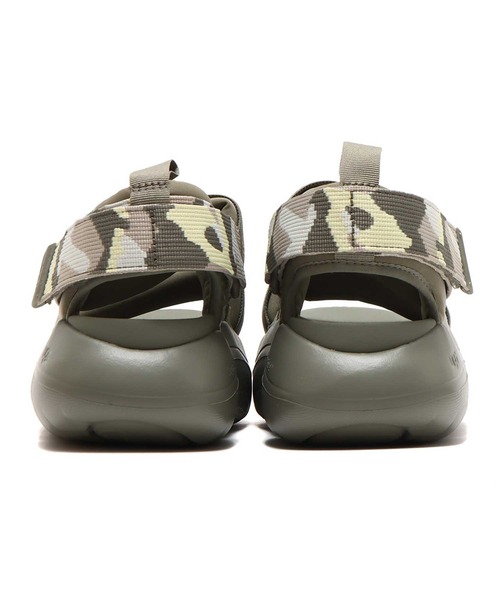 UGG サンダル カーキ(カモフラ) UGG（アグ）の「UGG LA CLOUD CAMOPOP SPORT SANDAL / エルエー