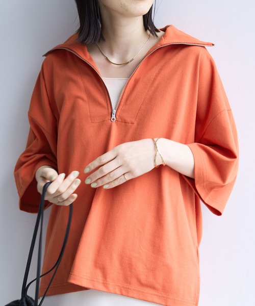 Chaco closet(チャコ クローゼット)の「オーバーサイズサイドスリットハーフジップTシャツ(Tシャツ/カットソー・レディース・グリーン/ピンク/オレンジ/オートミール/ブラック/オフホワイト・FREE)」の6枚目の写真