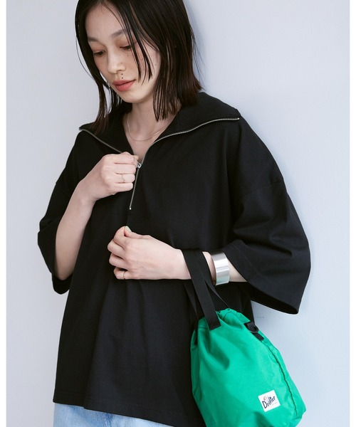 Chaco closet(チャコ クローゼット)の「オーバーサイズサイドスリットハーフジップTシャツ(Tシャツ/カットソー・レディース・グリーン/ピンク/オレンジ/オートミール/ブラック/オフホワイト・FREE)」の2枚目の写真