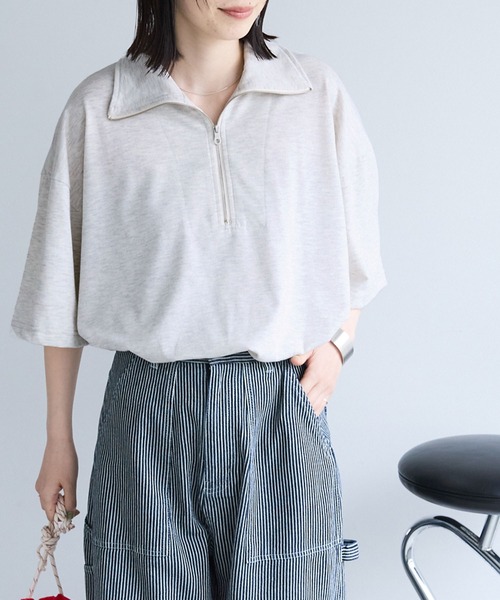 Chaco closet(チャコ クローゼット)の「オーバーサイズサイドスリットハーフジップTシャツ(Tシャツ/カットソー・レディース・グリーン/ピンク/オレンジ/オートミール/ブラック/オフホワイト・FREE)」の10枚目の写真