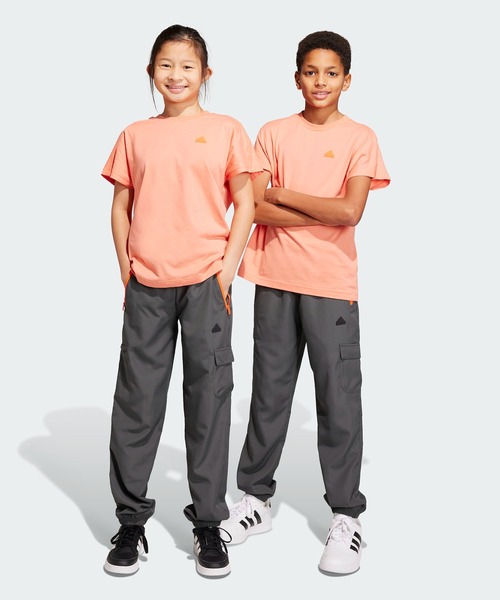 adidas（アディダス）の「シティエスケープ カジュアル ウーブン カーゴポケットパンツ / アディダス adidas（カーゴパンツ・キッズ・グレー・140/160/130/150）」の2枚目の写真