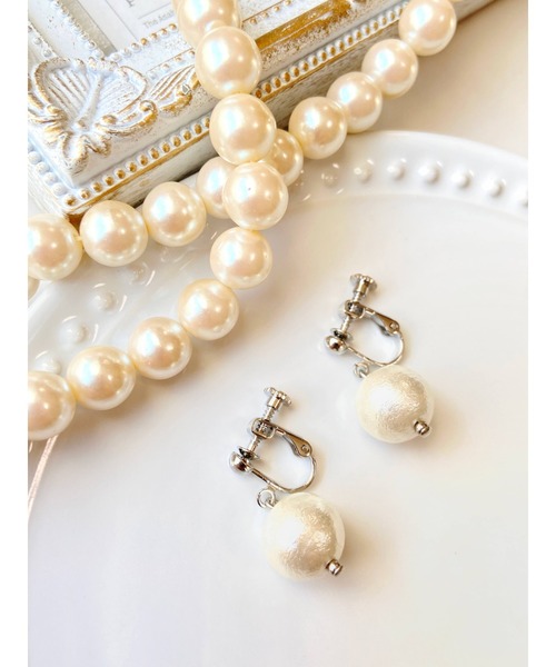 tone(トーン)の「【MUURABBTI】コットンパールのイヤリング(MA)(イヤリング・レディース・シルバー/ゴールド・FREE)」の1枚目の写真