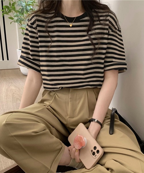 Chaco closet(チャコ クローゼット)の「くすみカラーベーシックボーダーTシャツ(Tシャツ/カットソー・レディース・グリーン/レッド/ブラック/パープル・FREE)」の15枚目の写真