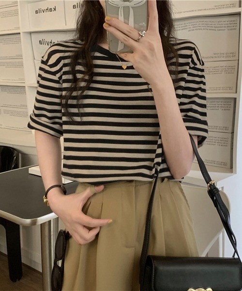 Chaco closet(チャコ クローゼット)の「くすみカラーベーシックボーダーTシャツ(Tシャツ/カットソー・レディース・グリーン/レッド/ブラック/パープル・FREE)」の21枚目の写真
