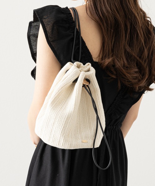 Chico（チコ）の「ペーパーナップサック（バックパック/リュック・レディース・ベージュ/ベージュ系その他/アイボリー・FREE）」の2枚目の写真