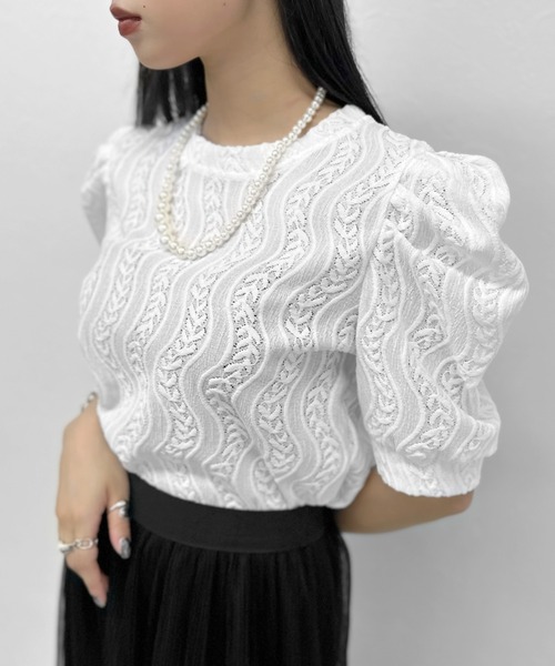 LVEU.（ラブユ.）の「【ZOZOTOWN限定】Leaf lace puff sleeve tops  / パールネックレス付きリーフ柄レースパフスリーブトップス（Tシャツ/カットソー・レディース・ブラック/ホワイト・FREE）」の12枚目の写真
