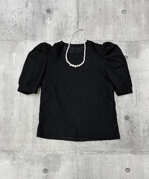 LVEU.（ラブユ.）の「【ZOZOTOWN限定】Leaf lace puff sleeve tops  / パールネックレス付きリーフ柄レースパフスリーブトップス（Tシャツ/カットソー・レディース・ブラック/ホワイト・FREE）」の20枚目の写真