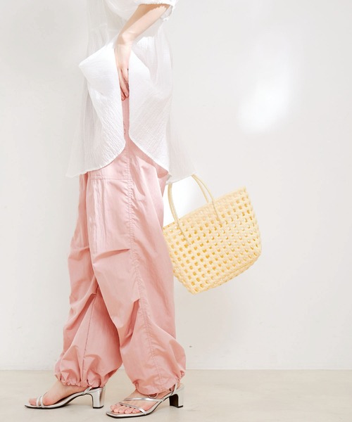 VIS（ビス）の「裾ドロストミリタリーカーゴパンツ（カーゴパンツ・レディース・ピンク/キナリ/ブラック・M/S）」の17枚目の写真