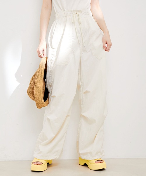 VIS（ビス）の「裾ドロストミリタリーカーゴパンツ（カーゴパンツ・レディース・ピンク/キナリ/ブラック・M/S）」の11枚目の写真