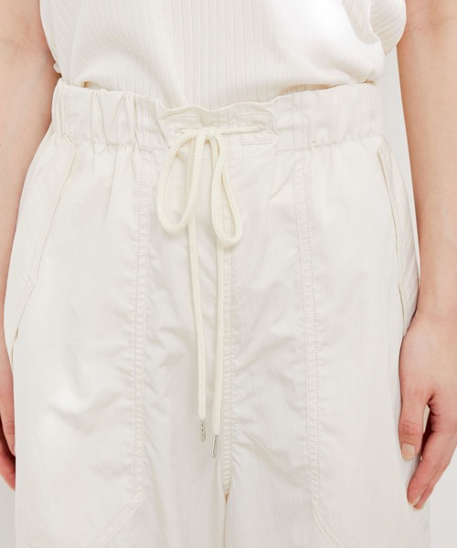 VIS（ビス）の「裾ドロストミリタリーカーゴパンツ（カーゴパンツ・レディース・ピンク/キナリ/ブラック・M/S）」の4枚目の写真