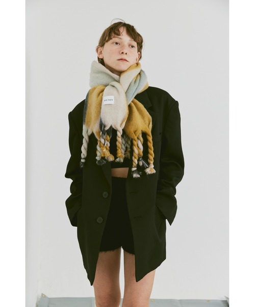 un/neu（アンノイ）の「幾何学パターンボリュームマフラー（マフラー・レディース・グリーン/レッド/ベージュ・FREE）」の6枚目の写真