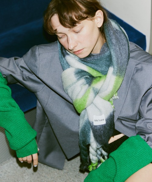 un/neu（アンノイ）の「幾何学パターンボリュームマフラー（マフラー・レディース・グリーン/レッド/ベージュ・FREE）」の17枚目の写真