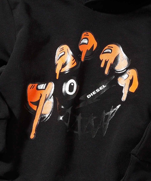 DIESEL KIDS(ディーゼルキッズ)の「DIESEL(ディーゼル)Kids & Junior ブランドロゴブリント長袖パーカーオーバーフーディー(パーカー・キッズ・オレンジ/ホワイト/ブラック・4Y/10Y/8Y/12Y/14Y/16Y)」の7枚目の写真